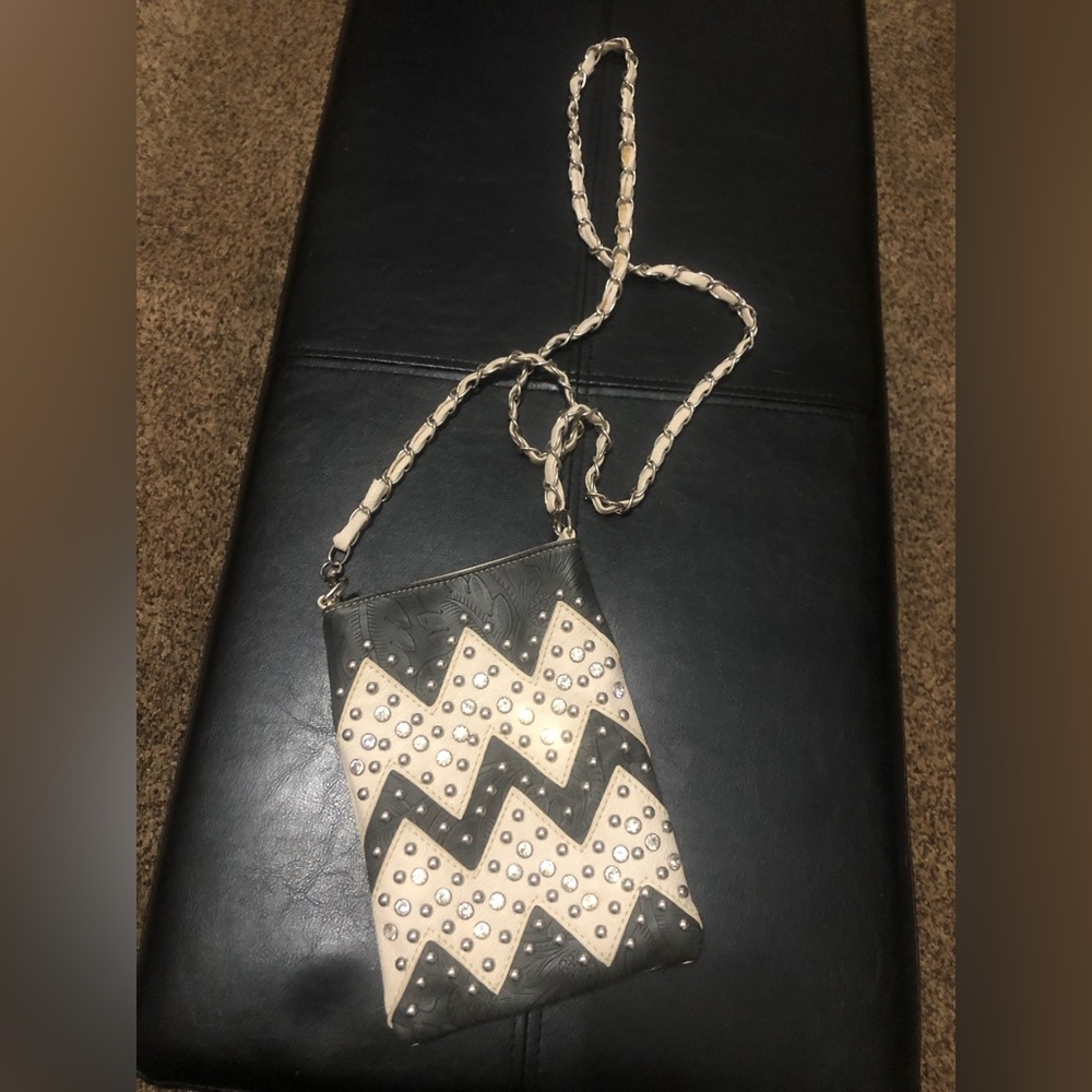 Rustic Couture’s Purse Crossbody Studded Rhinstone Chevron Western Rodeo